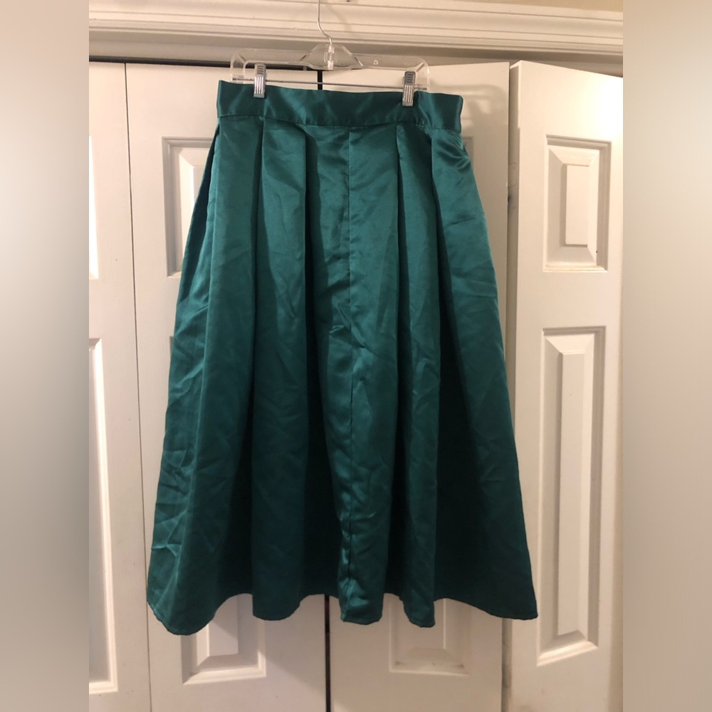 Elegant Green Midi Skirt
